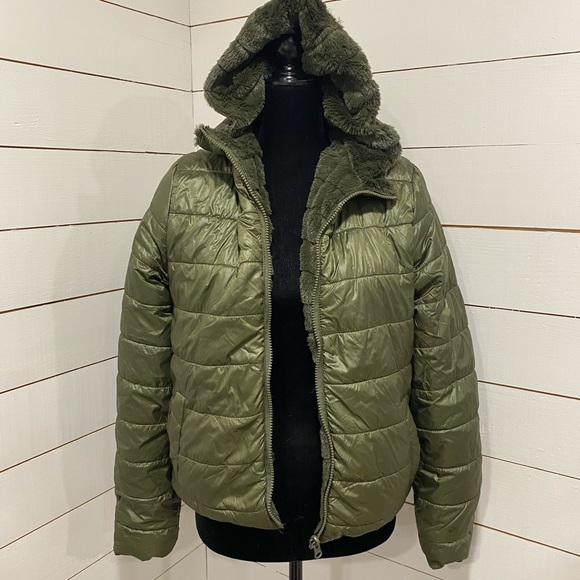 Reversible Faux Fur Puffer Coat New! - Picture 2 of 5